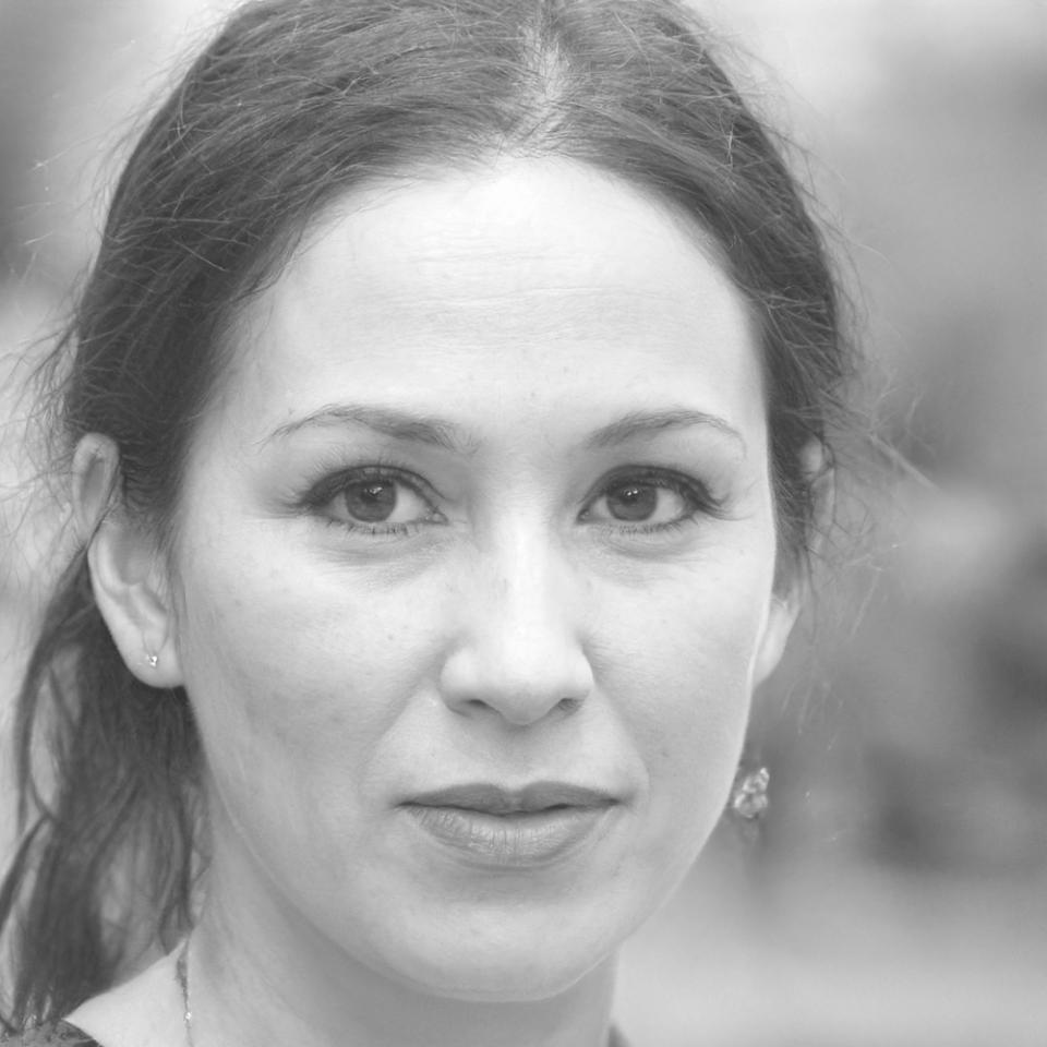 Portrait d'Anaïs Fontaine, spécialiste en évaluation d'entreprise